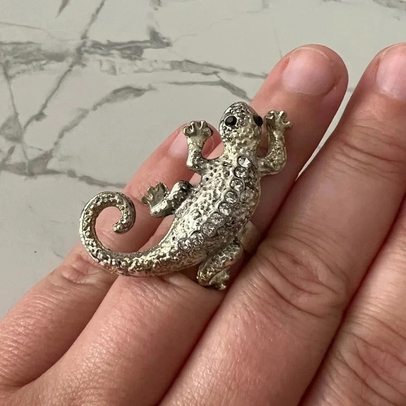 Lot of Assorted Costume Jewelry Rings - Picture 2 of 6